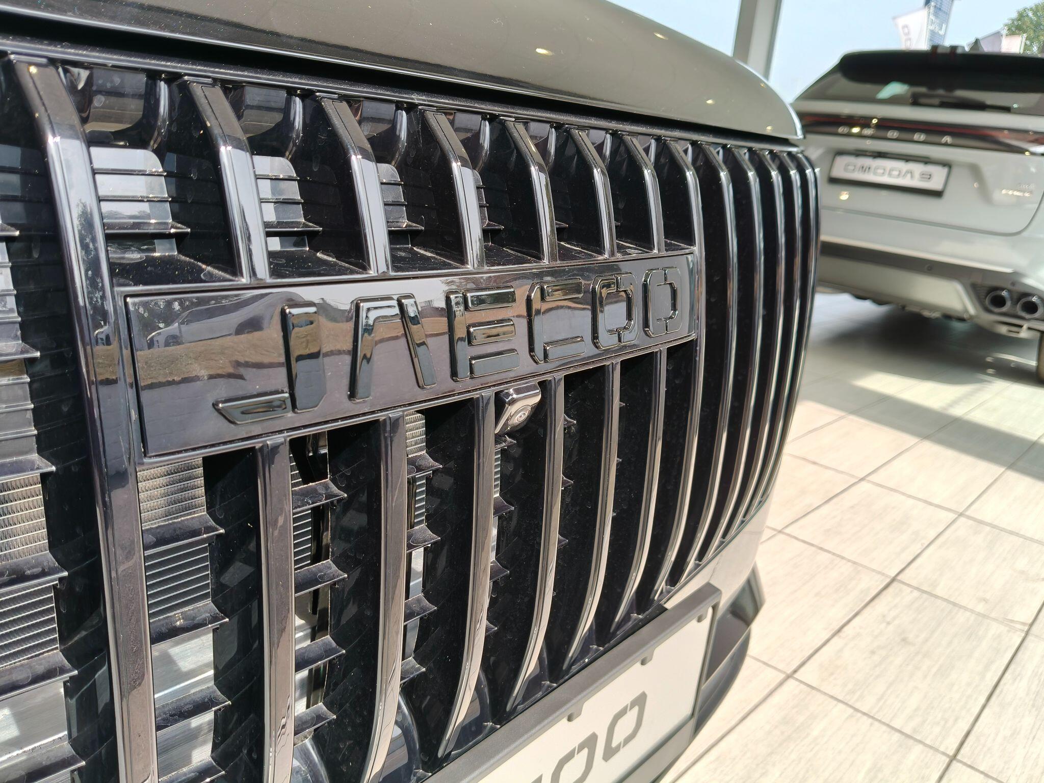 Large vehicle image